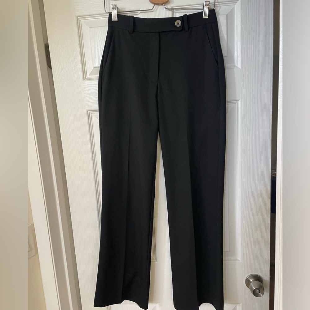 Mango Straight trousers with side button. Black. Size 4